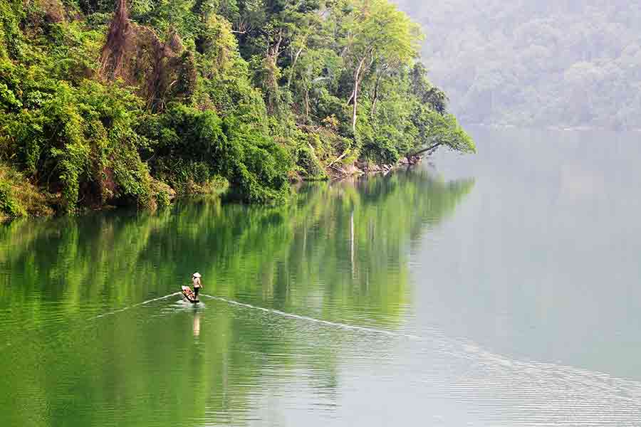 lac Ba Be Vietnam